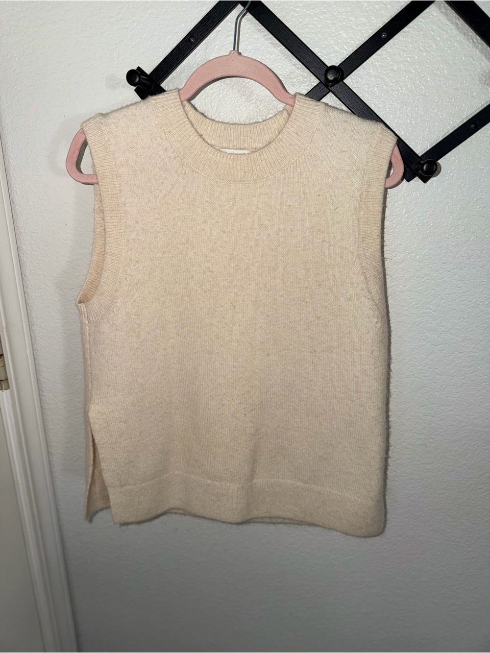H&M Cream Sleeveless Mock Neck Sweater Vest Women’s XS Soft Knit Minimalist Top - Picture 2 of 4